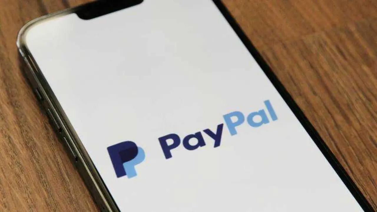 PayPal, UNSPLASH / MARQUES THOMAS