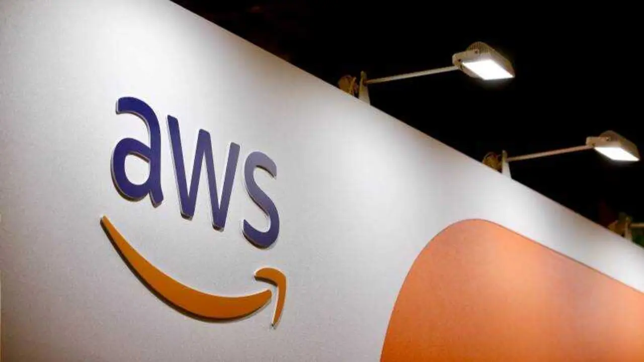 Amazon AWS, EPA/RITCHIE B. TONGO