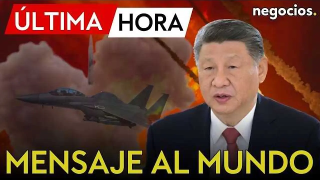 Destructores chinos Tipo 055 lanzando el misil hipers&oacute;nico YJ-20 durante las maniobras recientes en el Mar de China Meridional.<br>                        <br>                        <br>                        <br>                      