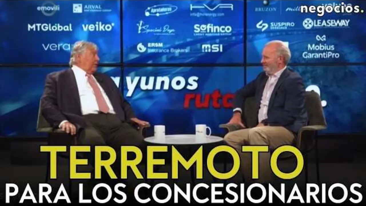 Leopoldo Satr&uacute;stegui durante la entrevista en Negocios TV sobre los desaf&iacute;os y estrategias en el sector de concesionarios de coches.<br>                        <br>                        <br>                        <br>                      