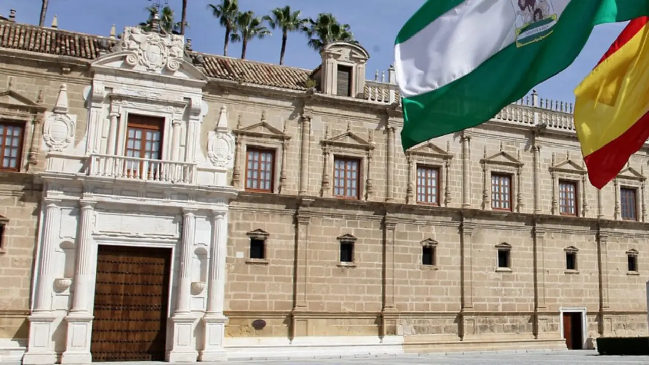 Moreno se queda en 53 esca&ntilde;os y abre la puerta a Vox