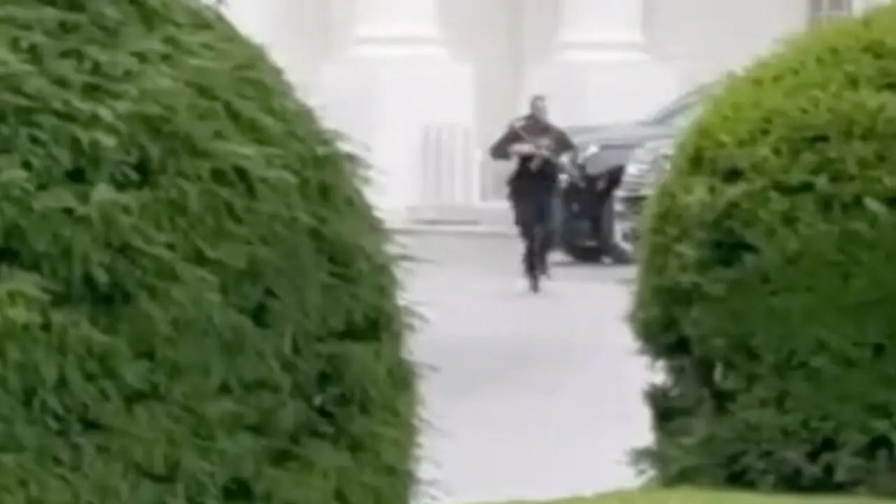 El Servicio Secreto en el momento del tiroteo en la Casa Blanca.