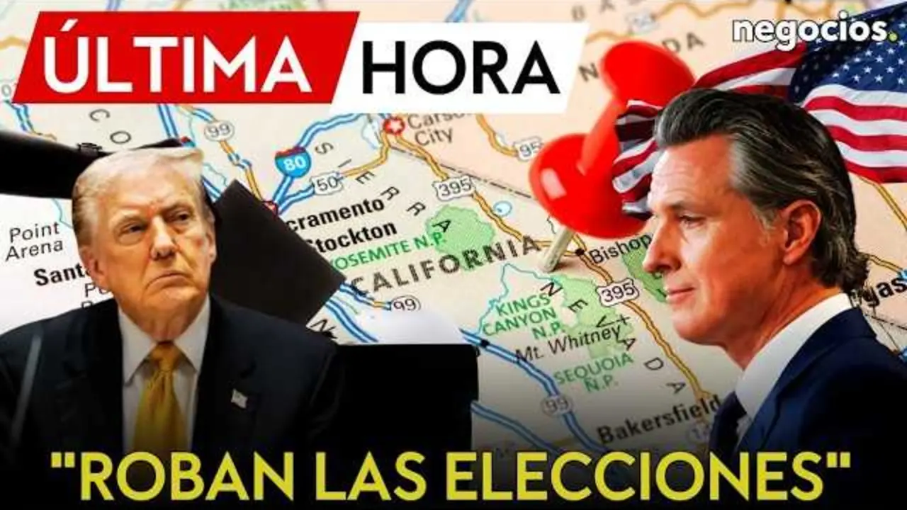 Donald Trump durante un mitin pol&iacute;tico, con fondo de la bandera estadounidense<br>                        <br>                        <br>                        <br>                      