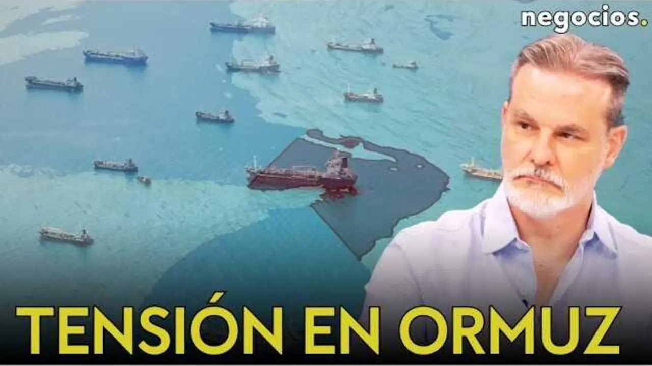 Imagen del Estrecho de Ormuz con tr&aacute;nsito de barcos, ilustrando la tensi&oacute;n mar&iacute;tima actual.<br>                        <br>                        <br>                        <br>                      