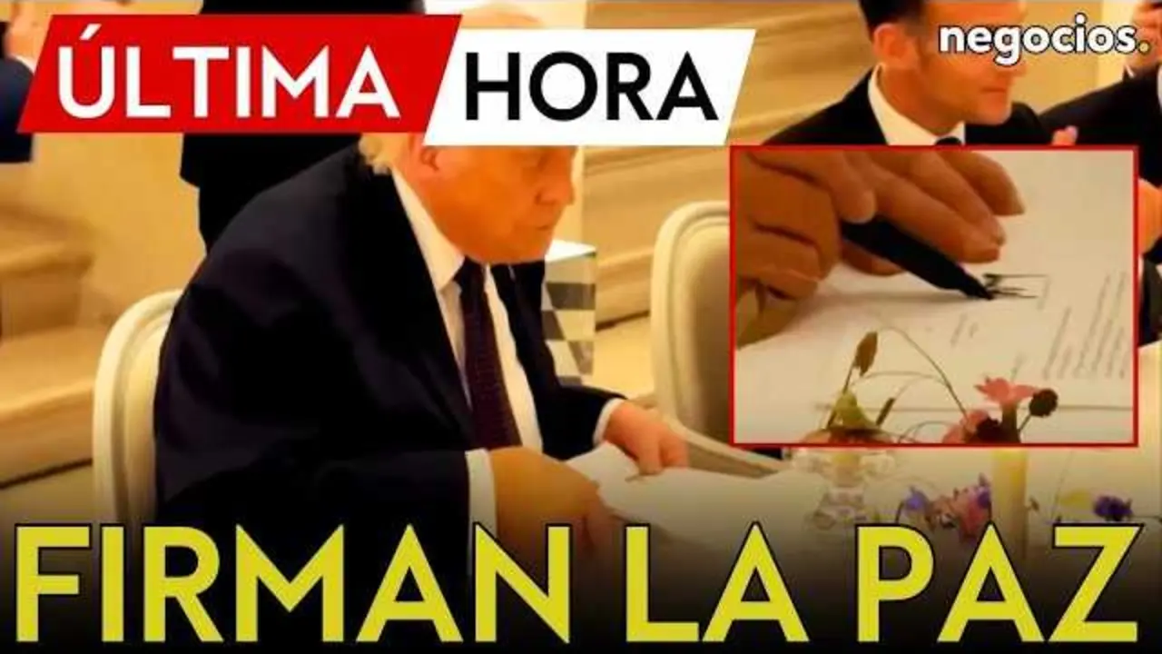 Donald Trump firmando un acuerdo hist&oacute;rico desde el Palacio de Versalles, con Emmanuel Macron presente<br>                        <br>                        <br>                        <br>                      