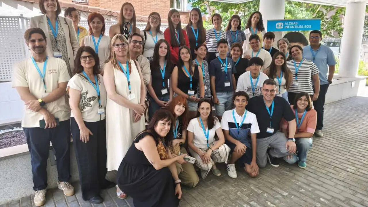 Estudiantes y profesores en VIII Jornada Nacional de Jóvenes de Aldeas Infantiles SOS