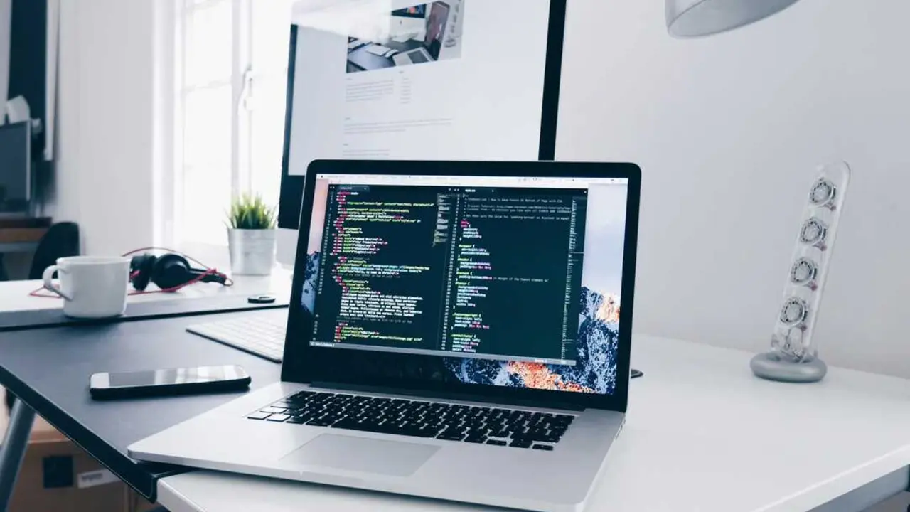 christopher-gower-m_HRfLhgABo-unsplash