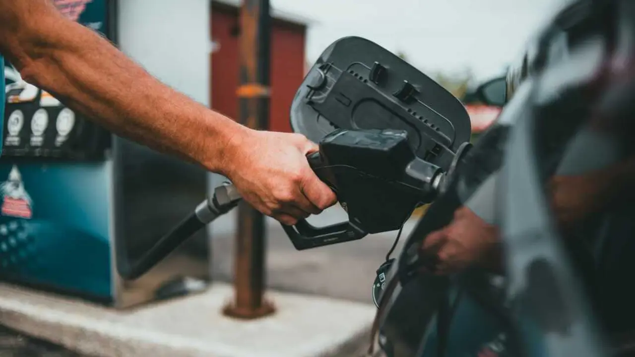 Gasolina 

Foto de Erik Mclean en Unsplash