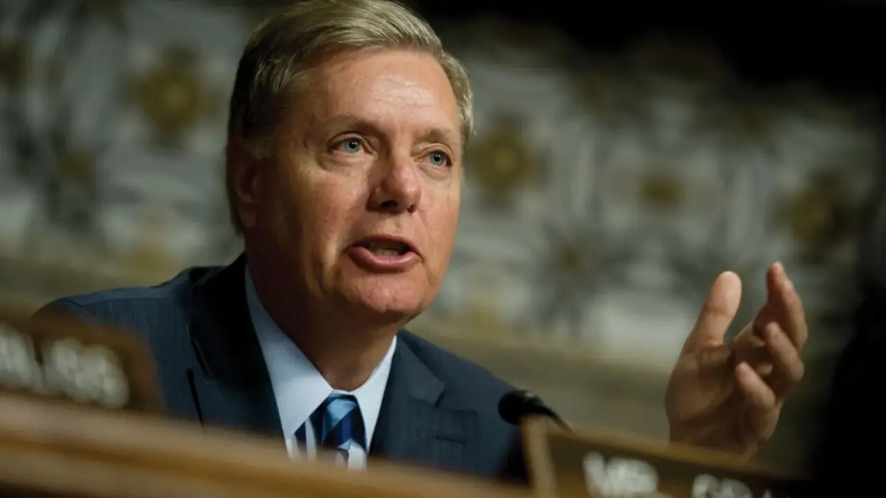 Lindsey Graham
Lindsey Graham, 2010.
MC1 Chad J. McNeeley/U.S. Department of Defense