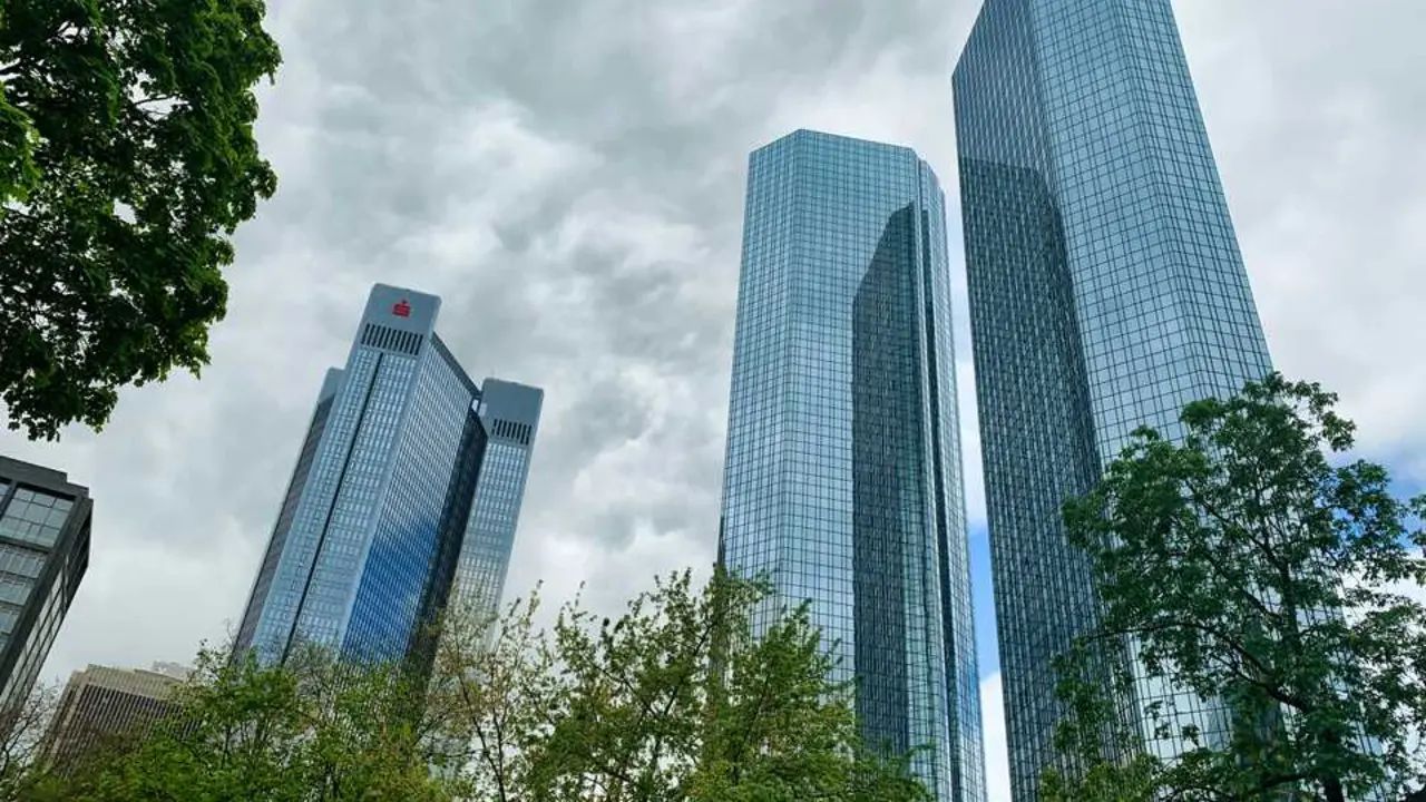Deutsche Bank

Foto de Alexander Popovkin en Unsplash