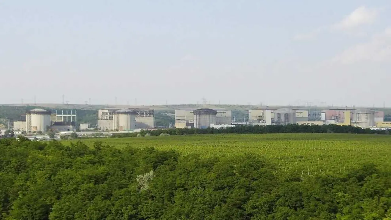 Ruman&iacute;a apaga un reactor nuclear por la sequ&iacute;a del Danubio