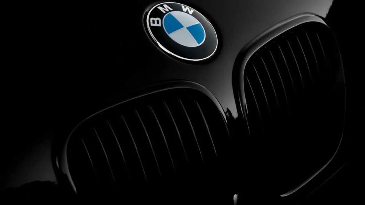 Foto de Artiom Vallat en Unsplash - BMW