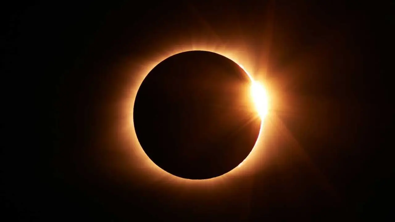 Eclipse jongsun-lee-F-pSZO_jeE8-unsplash