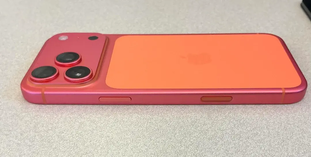 update-on-orange-iphone-17-pro-max-that-turned-rose-gold