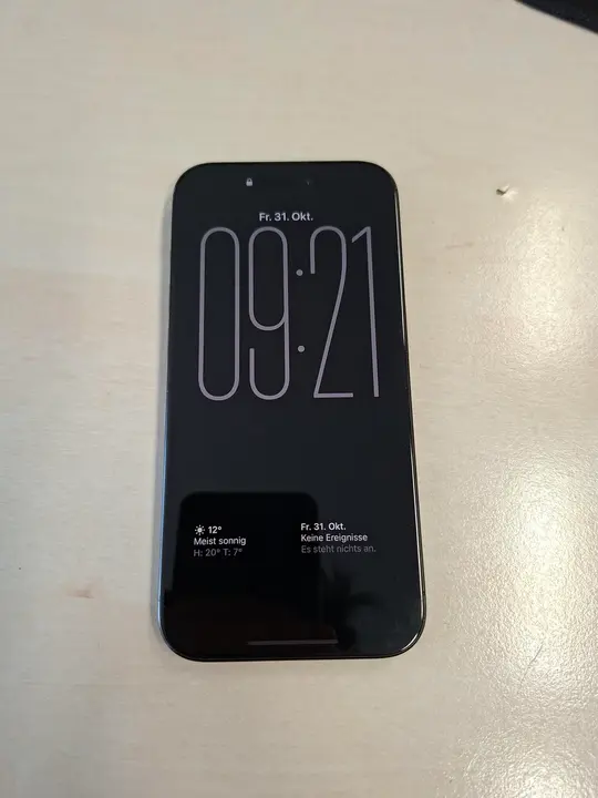 2-years-of-use-without-a-case-or-screen-protector-v0-zesa8jtereyf1