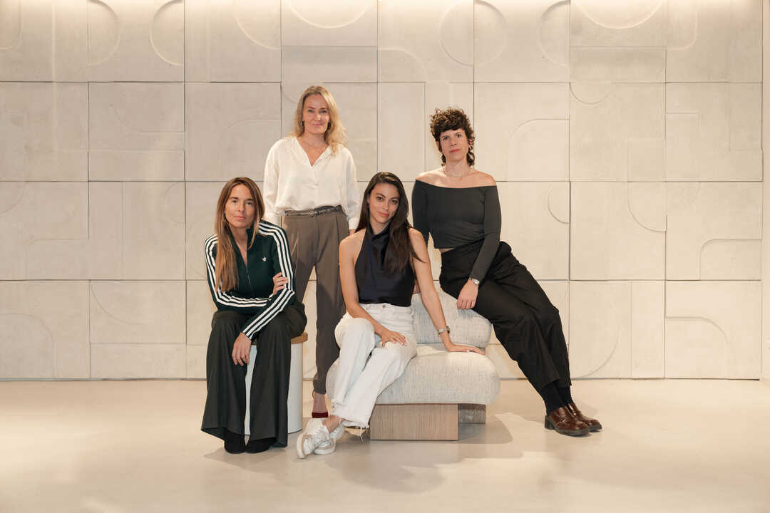 De izquierda a derecha: Beatriz de Vicente, Melisa McDermott, Stephany Oliveros y Laura Fernández. Emprendedoras y miembras de la comunidad Juno House