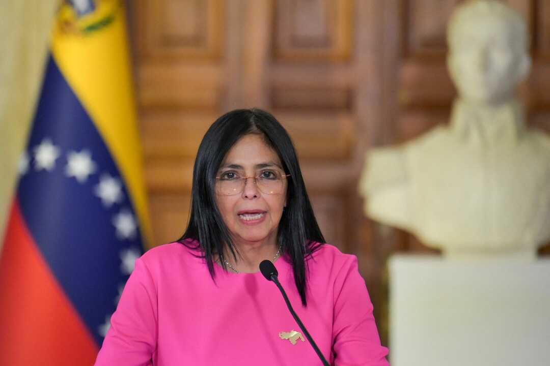 Delcy Rodríguez ha asumido funciones con el aval de Washington, generando un marco político excepcional en la región.
