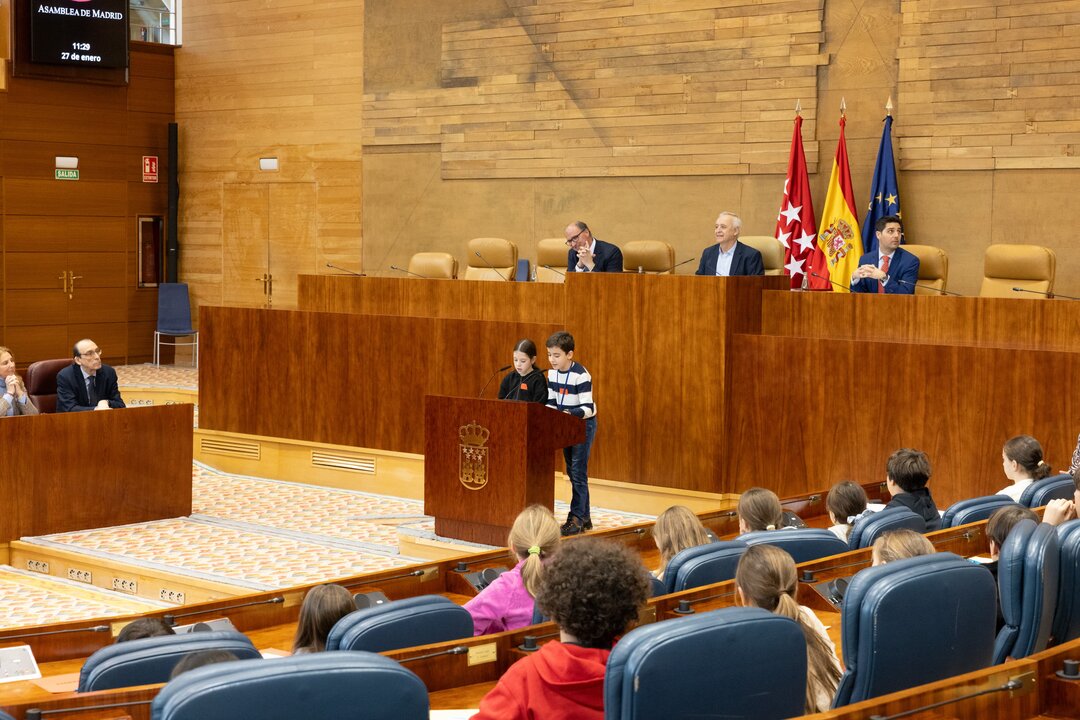 Pleno infantil en la Asamblea de Madrid_Aldeas Infantiles SOS 2