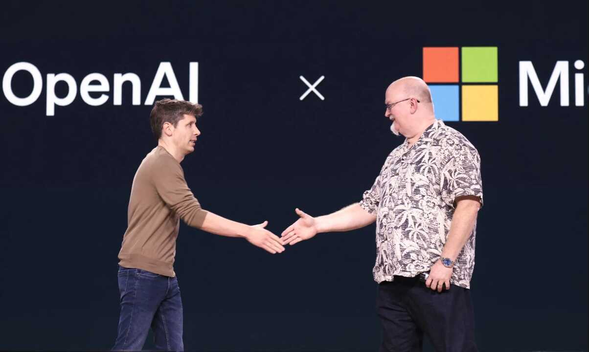 Microsoft posee un 27% de OpenAI, consolidando una relación estratégica con uno de los principales desarrolladores de modelos generativos