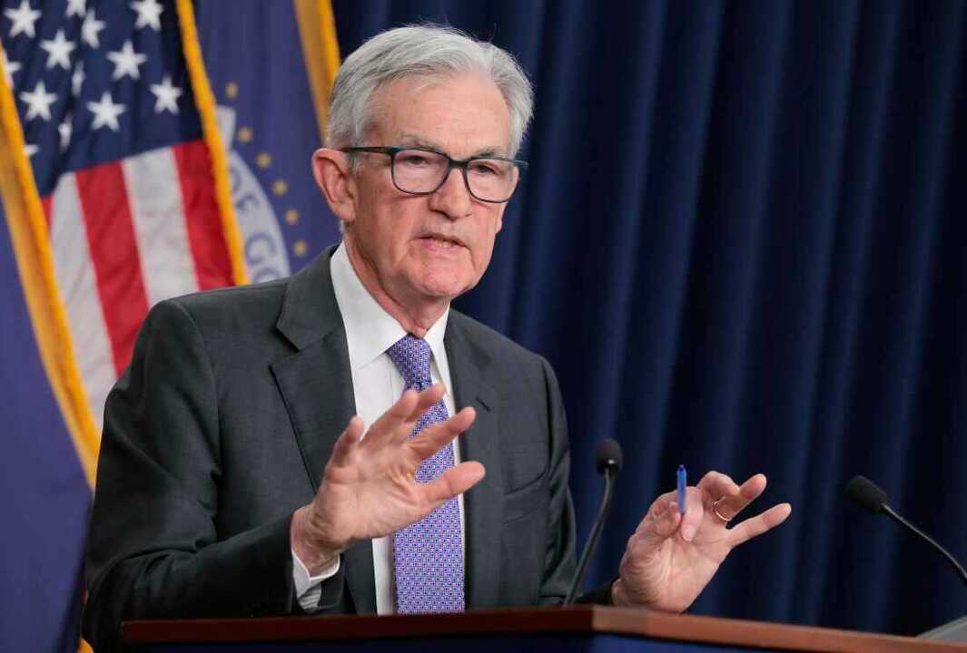 Trump criticó de nuevo a Jerome Powell, presidente de la Reserva Federal, tras la decisión de mantener las tasas de interés sin cambios, ​sosteniendo que Estados Unidos debería pagar la “tasa de interés más baja del mundo”,