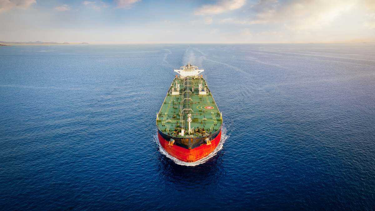 El estrecho de Ormuz es el principal cuello de botella energético del planeta, cualquier incidente en este paso estratégico tiene un impacto inmediato en los precios del petróleo, en los mercados financieros y en la estabilidad económica global.