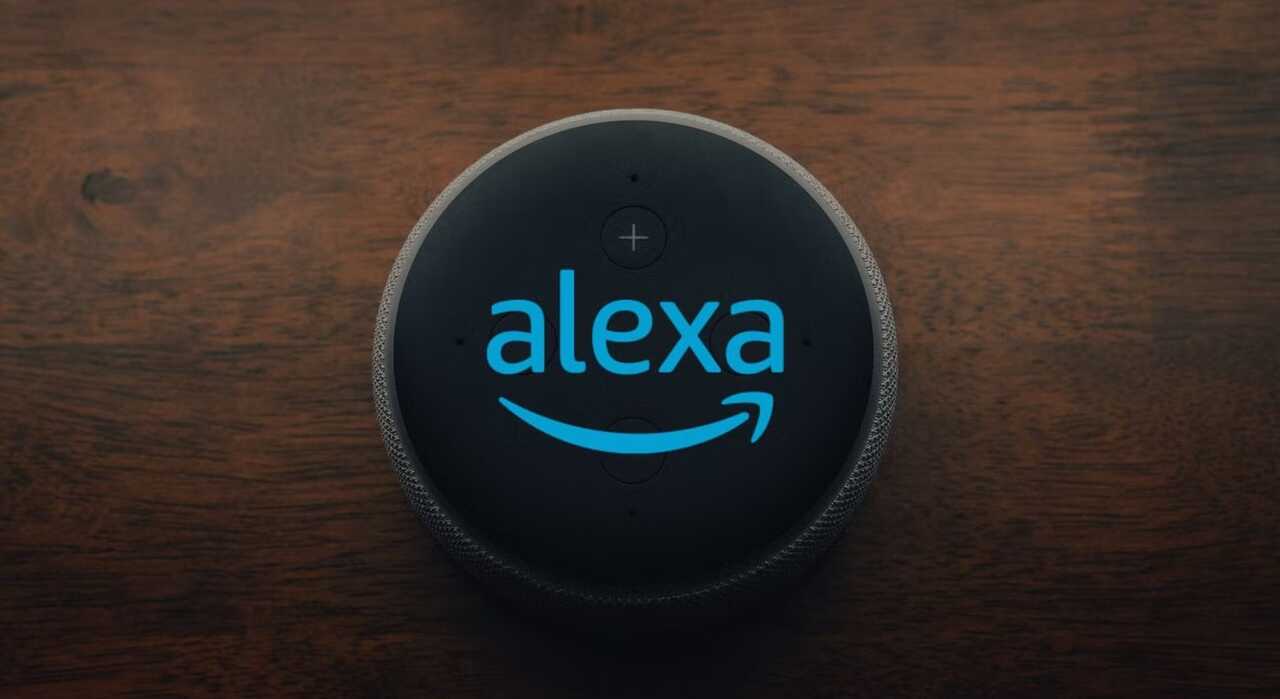 Alexa podría ser uno de los principales beneficiarios, ya que la integración de modelos de ​OpenAI podría suponer un salto cualitativo en comprensión, fluidez y generación de respuestas