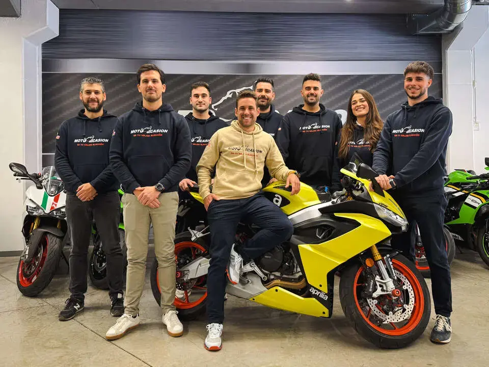 Darío Lumbreras y si equipo de Moto-Ocasión