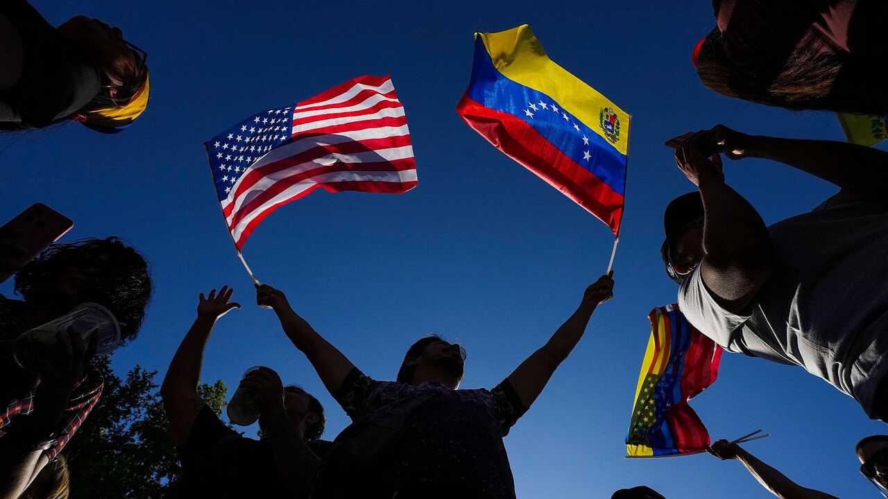 La mezcla de intereses políticos y económicos ha generado tensiones con varias capitales de la región, organismos ​internacionales y sectores críticos que ven con recelo la intervención directa de EEUU en sectores cruciales de la nación venezolana