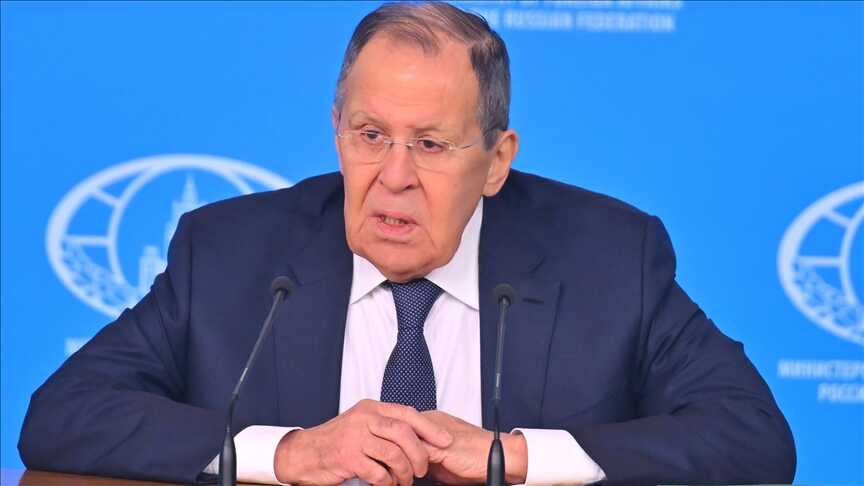 Ante lo que considera un bloqueo por parte de Washington, Lavrov destacó que Rusia se ha visto obligada a buscar vías ​adicionales y seguras para desarrollar proyectos financieros, económicos, logísticos e integrativos junto a los países del grupo BRICS.