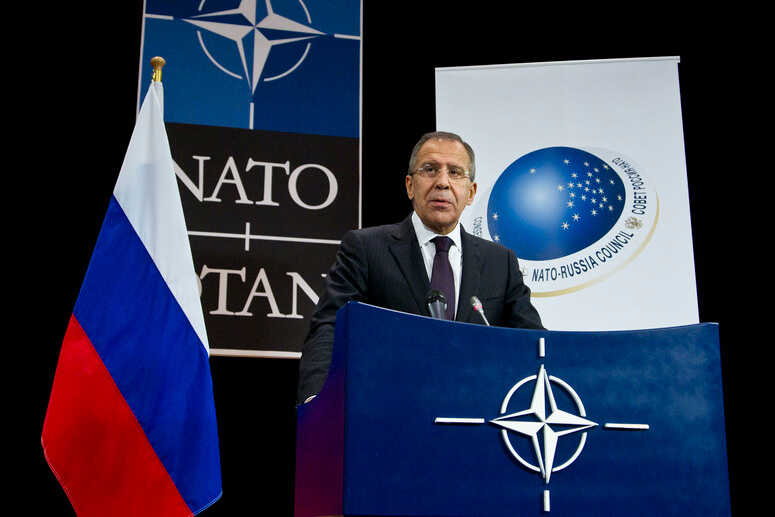 Lavrov considera que la NATO, la Unión Europea y la OSCE se están volviendo obsoletas