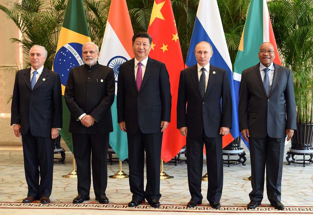 La insistencia de Lavrov en BRICS refleja un cambio estratégico de Moscú hacia alianzas económicas y políticas que no dependen del liderazgo estadounidense.