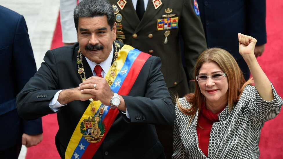 Al defender la inocencia de Maduro y Flores, Rodríguez no solo responde a los cargos que enfrentan en ​Estados Unidos, sino que intenta reconfigurar la narrativa interna y externa sobre la crisis venezolana