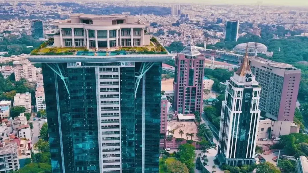 indian-billionares-mansion-atop-a-skyscraper-in-banglore