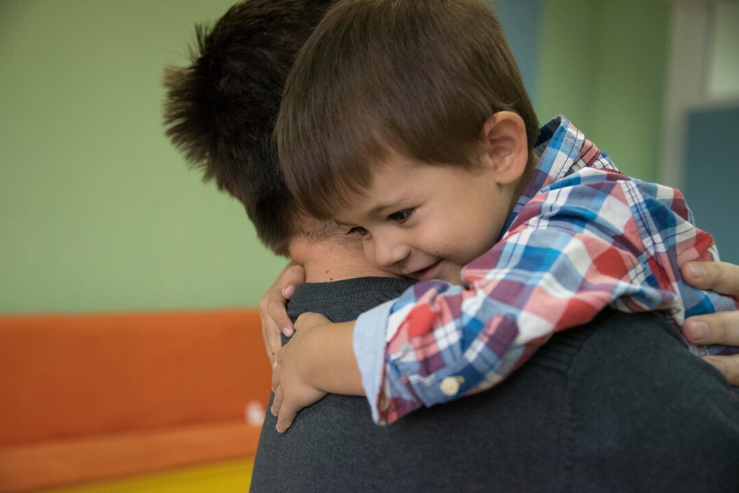 Las familias de acogida cuidan de más de 16.000 niños y niñas en España_Aldeas Infantiles SOS_2
