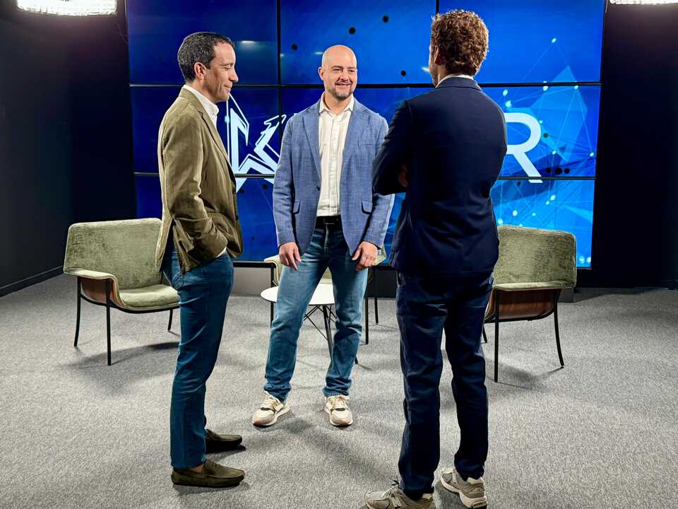 Álex, la IA legal que ya guía 15.000 consultas diarias en España