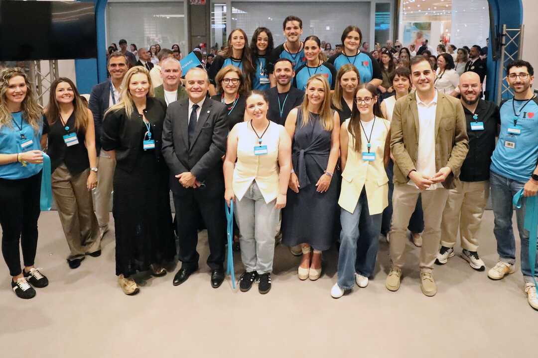 El alcalde de Talavera - José Julián Gregorio - asiste a la inauguración de Primark Talavera - Maipi Guerrero - Javier Muñoz-Gallego -