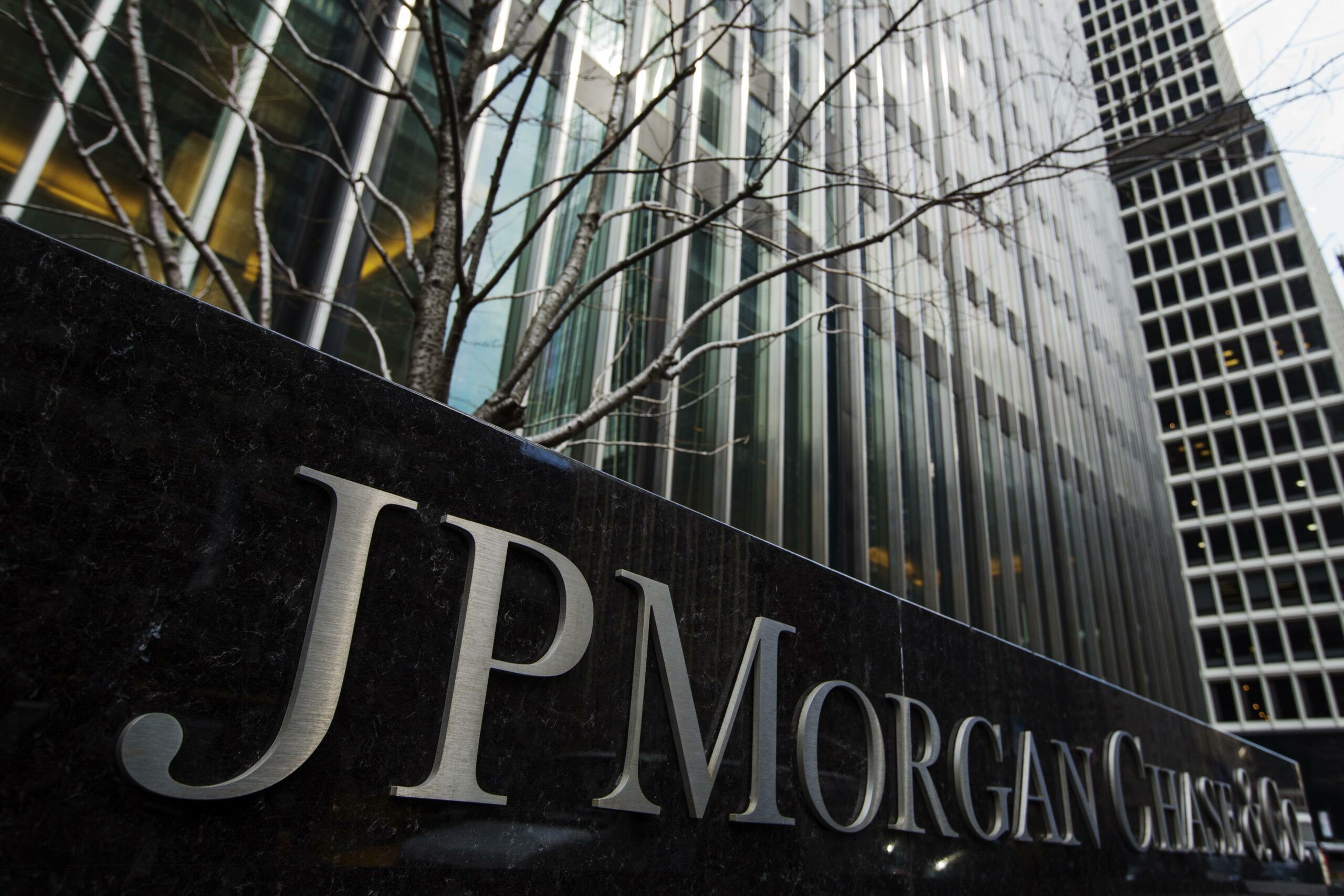 Desestimada la demanda de Martín-Artajo contra JP Morgan por daños ...