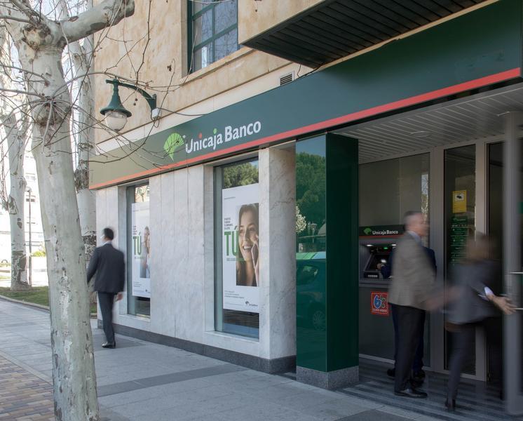 Unicaja Banco recibe más de 700 peticiones de adhesión al ERE