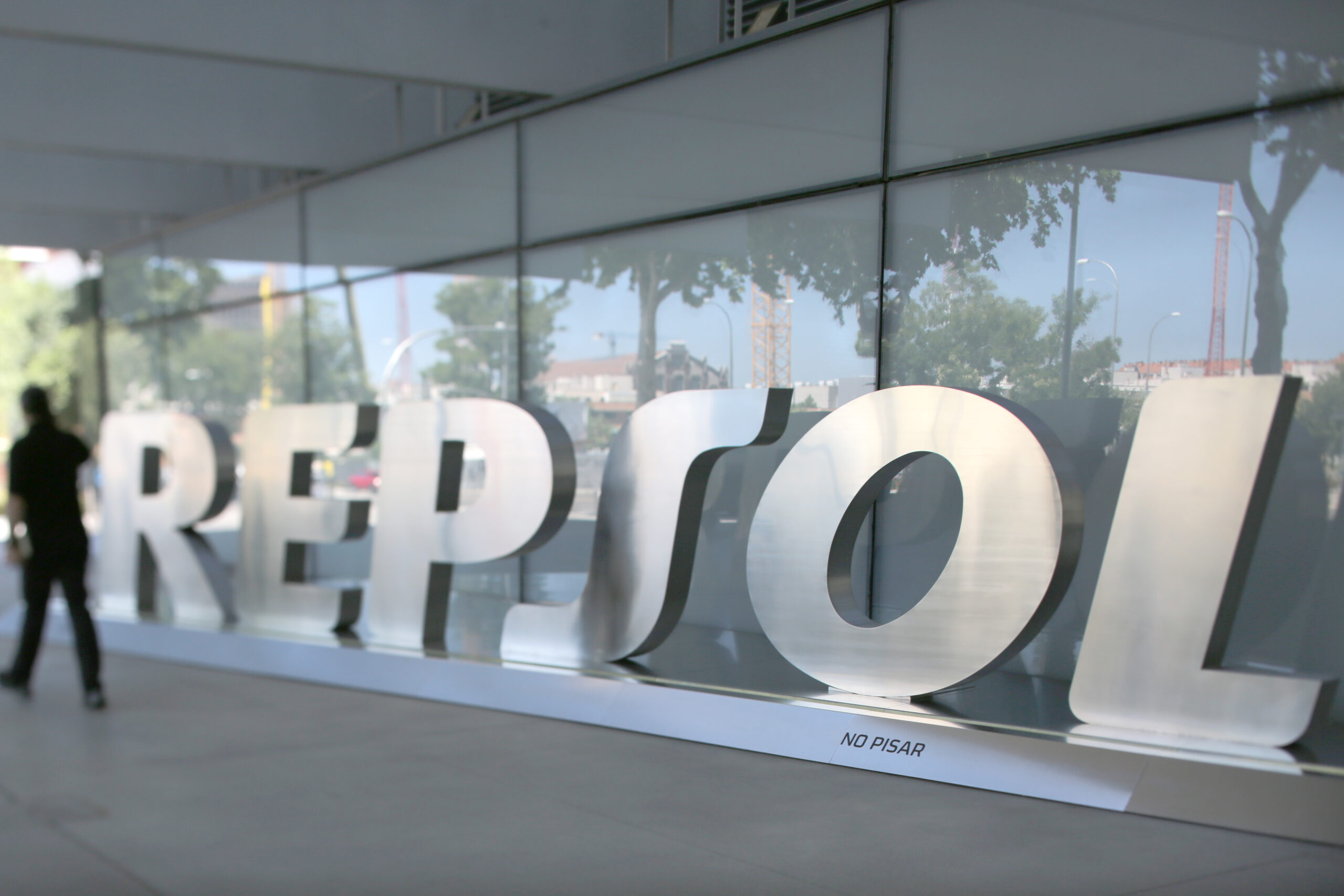 Repsol invertirá 105 millones en construir en Puertollano una fábrica pionera en España de ‘super polímero’